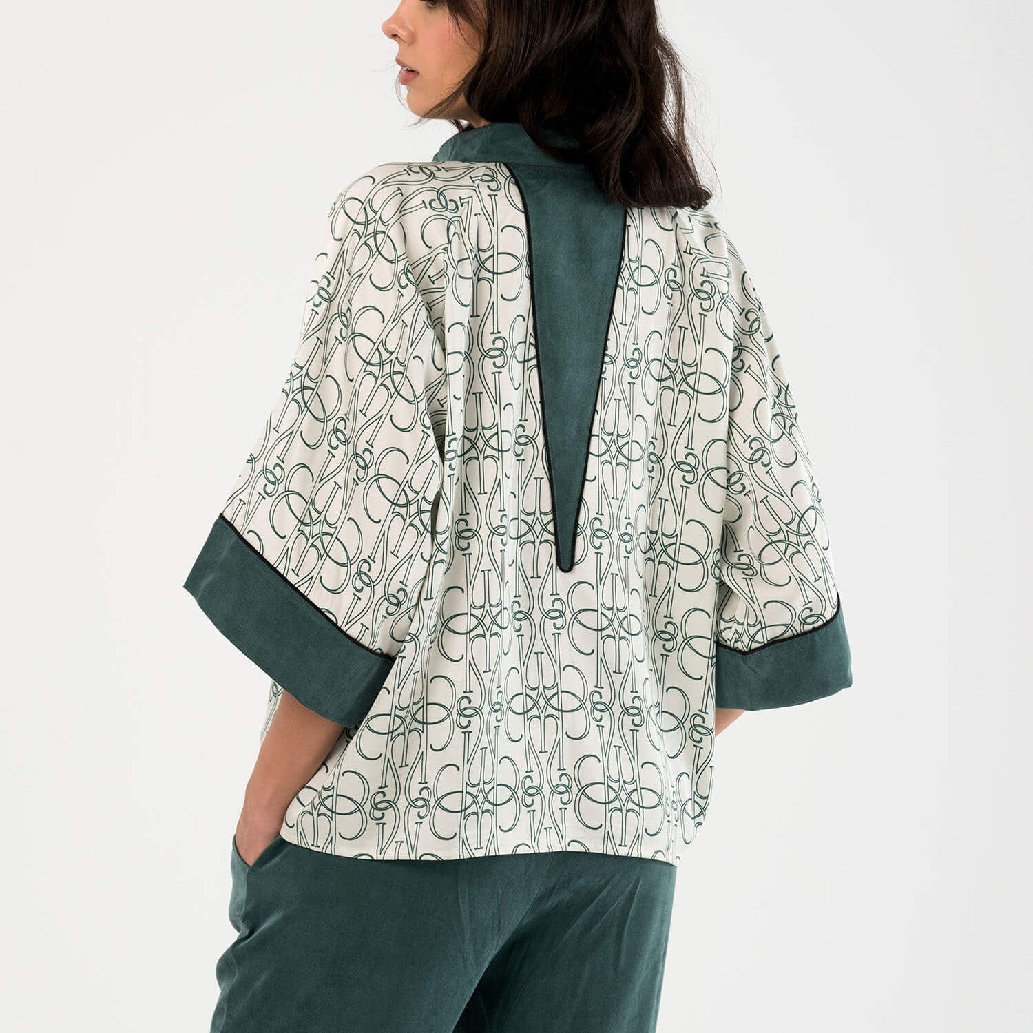 viridis-monogram-gomlek-yesil-02