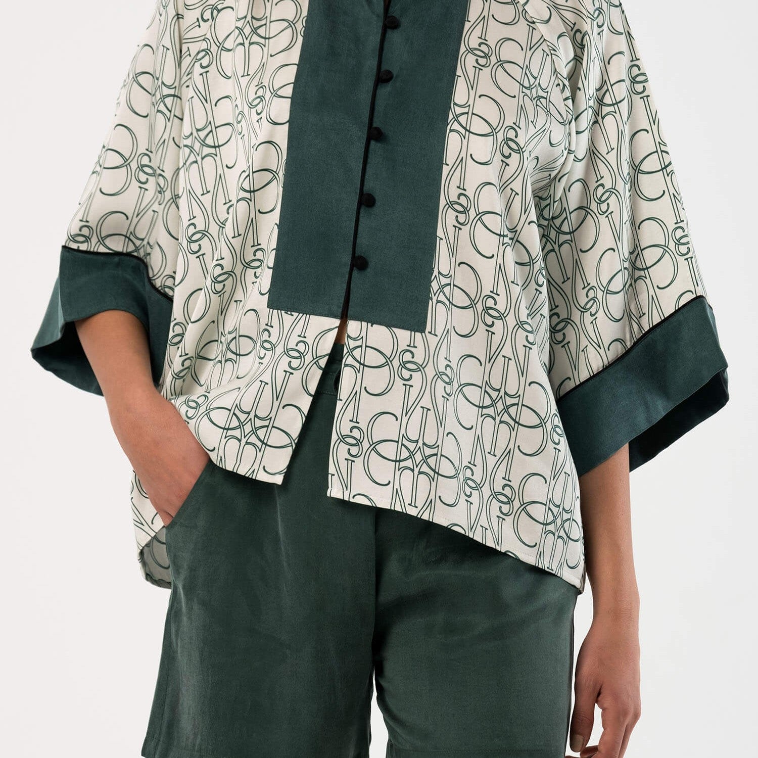 viridis-monogram-gomlek-yesil-03