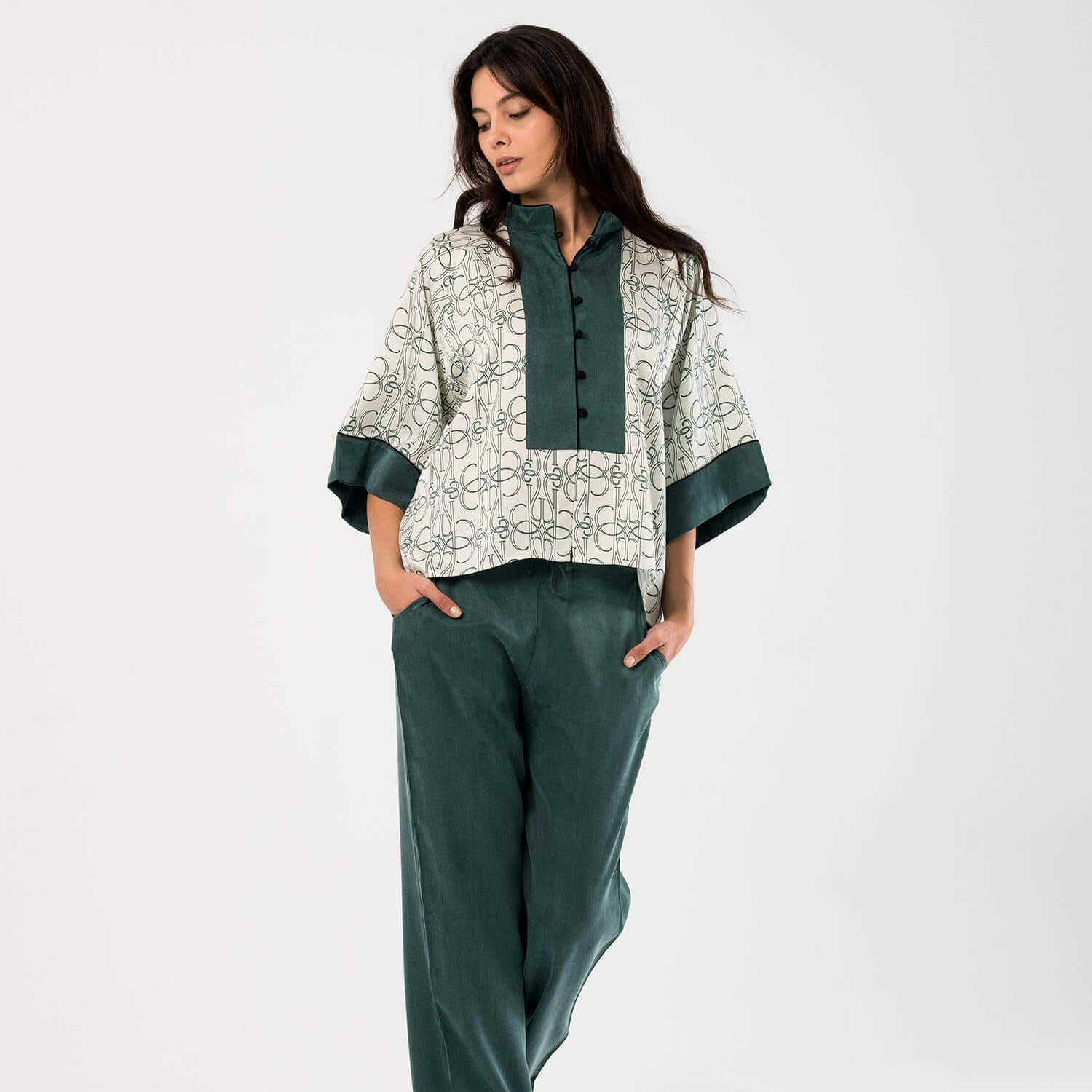 viridis-monogram-gomlek-yesil-04